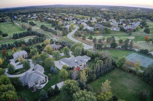 1410 Bristlecone Dr, Chenequa WI  53029-8653 exterior