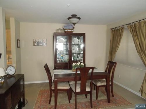 222 Orchard Park, Allendale NJ  07401-1746 exterior