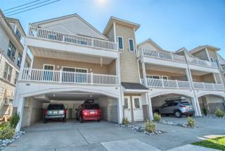 220 Poplar Ave, Wildwood Crest, NJ 08260-2432