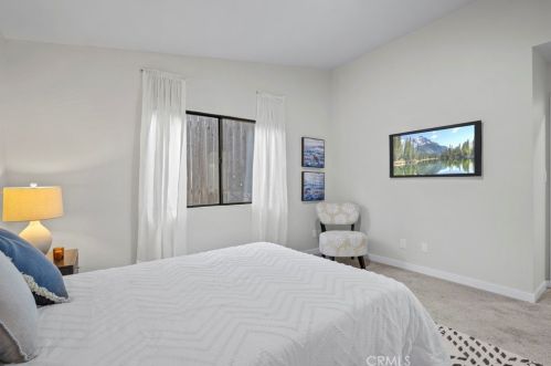 30807 Arlington St, Santa Clarita CA  91384-2453 exterior