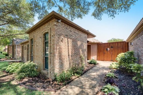 1928 Country Club Dr, Plano TX  75074-3633 exterior