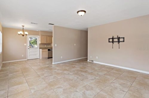 1002 Connecticut Rd, Tarpon Springs FL 34689-2830 exterior