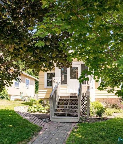 844 Charles Ave, Duluth MN  55807-1415 exterior