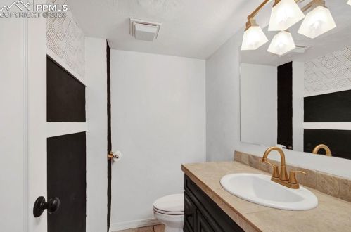 1909 Northmoor Ter, Pueblo CO 81008-1503 exterior