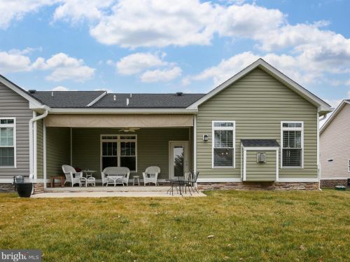 266 Baltusrol Dr, Charles Town, WV 25414-6300