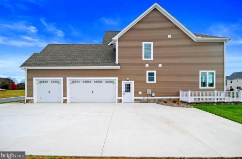 131 Orchard Grove Dr, Camden-Wy DE  19934-4909 exterior