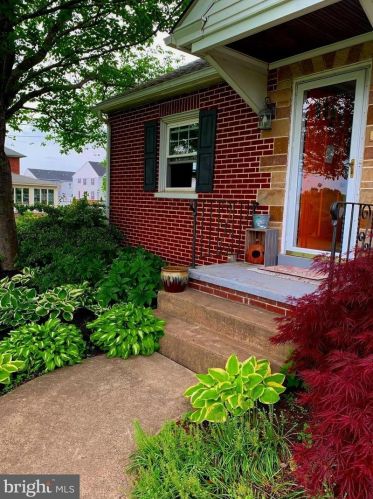 463 School Ln, Harleysville PA  19438-1714 exterior