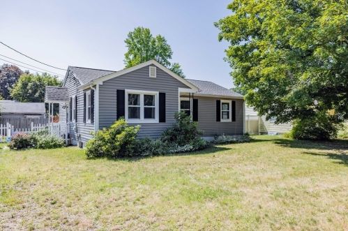 573 Burnett Rd, Chicopee, MA 01020-4603