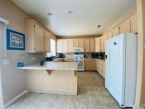 442 Kennwood Dr, Ukiah, CA 95482-8766
