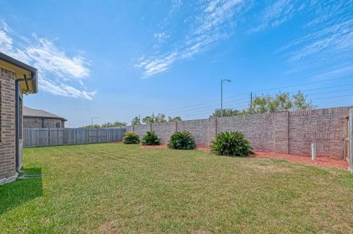 12919 Southern Rdg Dr, Pearland TX  77584-3699 exterior