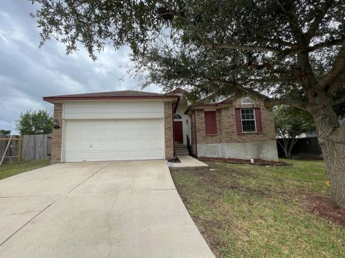 111 Goddard, Uhland TX  78640-5483 exterior