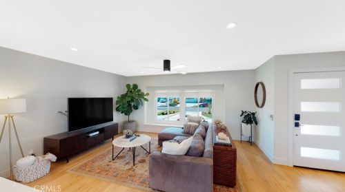 2633 230th St, Torrance, CA 90505-2953