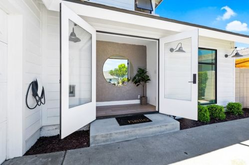 117 Harvard Ln, Seal Beach CA  90740-2508 exterior