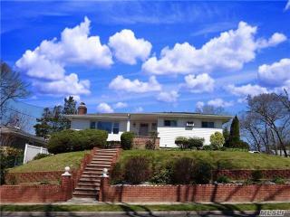 21 Teibrook Ave, Syosset, NY 11791-3831