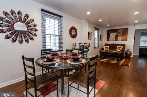 5048 Queens Stroll Pl, Washington, DC 20019-6135