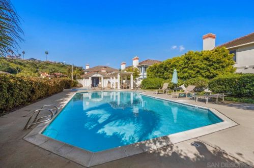 4712 Bryce Cir, Carlsbad CA  92008-4289 exterior