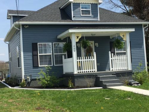 403 Water St, Grays Landing, PA 15461-1745