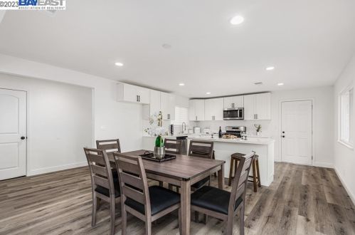 4237 Ridge Dr, West Pittsburg CA  94565-6033 exterior