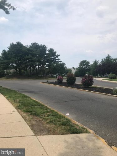 3094 Harbour Dr, Palmyra NJ 08065-2217 exterior