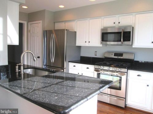 11527 Bertram St, Woodbridge VA  22192-7453 exterior