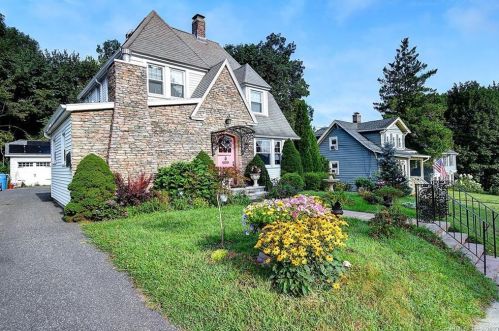 44 Newton Ter, Waterbury CT  06708-1919 exterior