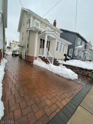 280 Ampere Pkwy, Bloomfield, NJ 07003-5912