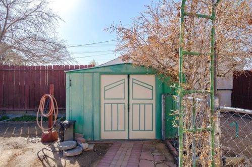 16842 Tracy St, Victorville CA  92395-3722 exterior