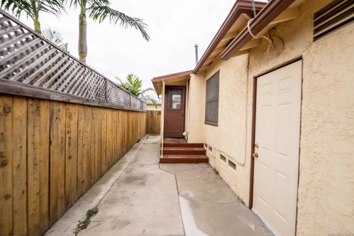 3481 Myrtle Ave, San Diego CA 92104-4426 exterior