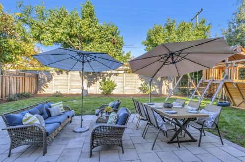 1685 Grizilo Dr, San Jose CA  95124-1920 exterior