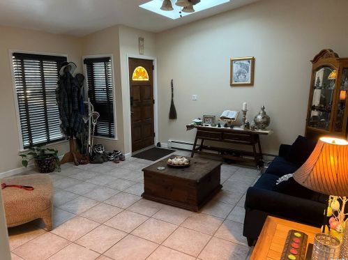 1374 Pine Dr, Bayshore, NY 11706-3853