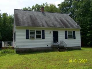 86 Green Rd, Raymond, NH 03077-1745