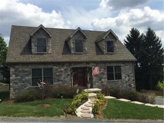 21 Willow St, Nazareth, PA 18064-1907