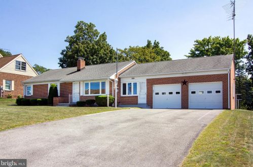 50 Ruel Ave, Hanover, PA 17331-3421
