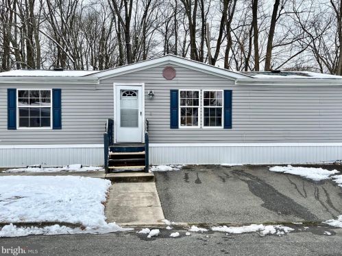 194 Jacobstown New Egypt Rd, North Hanover, NJ 08562-2251