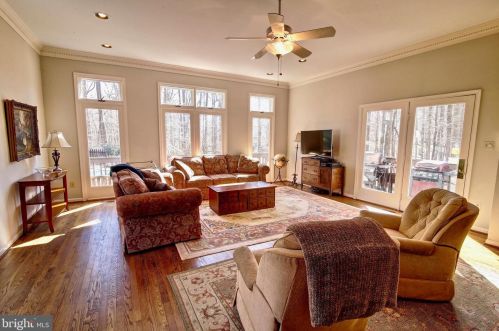 11103 Rich Meadow Dr, Great Falls VA  22066-1415 exterior