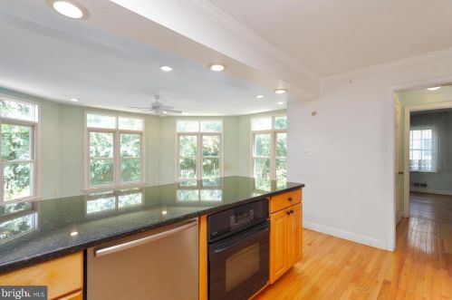 3301 Chestnut St, Washington DC 20015-1413 exterior