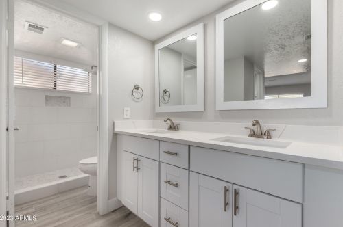 6514 Turquoise Ave, Glendale AZ 85302-1037 exterior