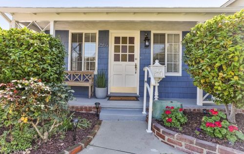 2554 Mayfield Ave, Montrose, CA 91020-1440
