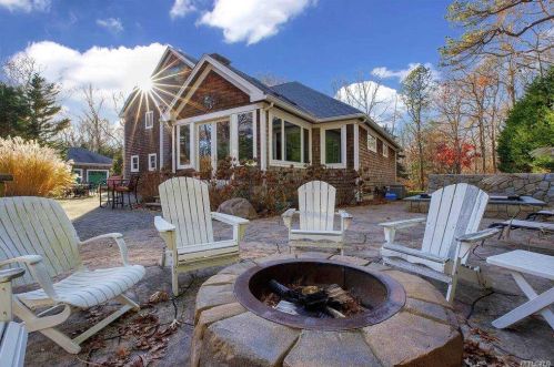 2600 Paradise Point Rd, Southold NY  11971-5109 exterior