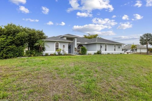 1023 Carl Ave, Lehigh Acres, FL 33971-8532