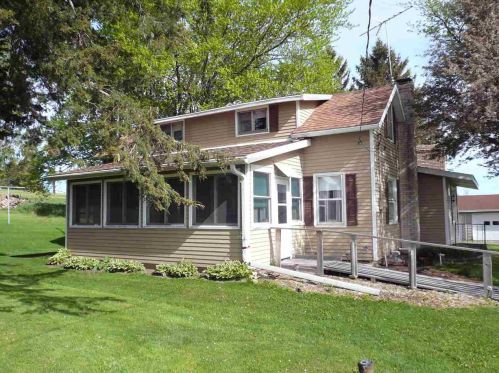 428 Church Rd, Cambridge, WI 53523-9632