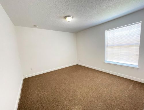 438 Palm Dr, Sanford FL  32771-9502 exterior