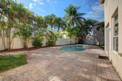 3166 176th Ter, Hollywood, FL 33029-5608