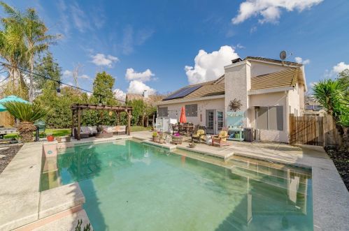 8856 Hiddenspring Way, Elk Grove CA  95758-6153 exterior