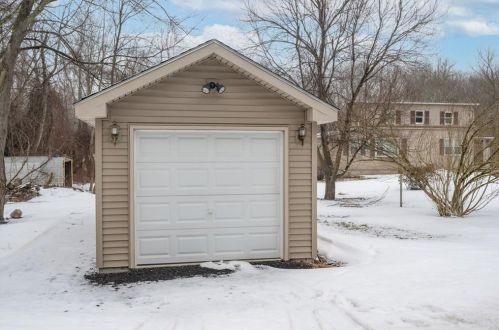 277 Cooper Rd, Glocester RI  02814-1447 exterior