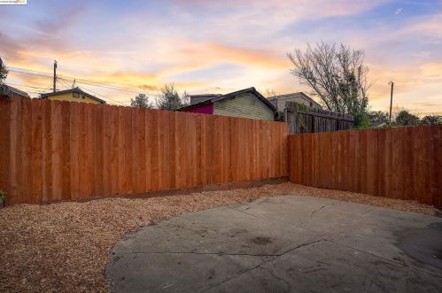 4732 Congress Ave, Oakland CA 94601-5406 exterior