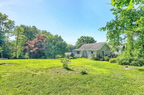 3 Hemlock Dr, Mahopac NY  10541-5357 exterior