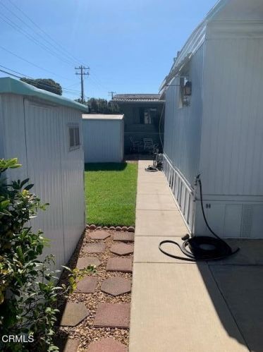 240 Columbia Pl, Oxnard CA 93033-7106 exterior