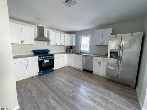 112 Trento St, Iselin NJ  08830-1465 exterior