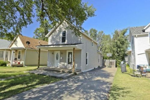 919 Pine St, Newton, KS 67114-2719